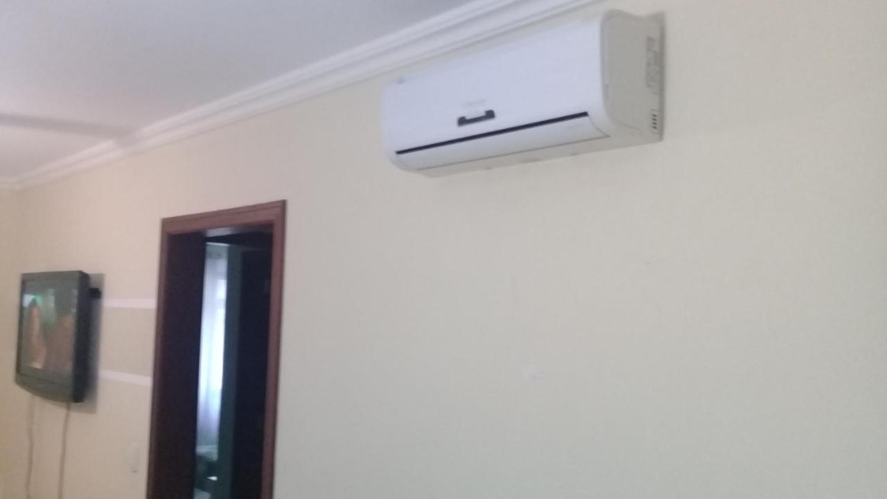 Apartamento De 2 Domitorios E 1 Garagem No Centro De Bombinhas 50 Metros Da Praia Na Avenida Principal Proximo Ao Shopping Punta Blu Buitenkant foto