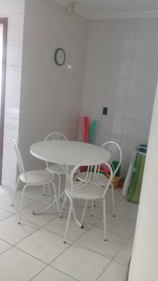 Apartamento De 2 Domitorios E 1 Garagem No Centro De Bombinhas 50 Metros Da Praia Na Avenida Principal Proximo Ao Shopping Punta Blu Buitenkant foto