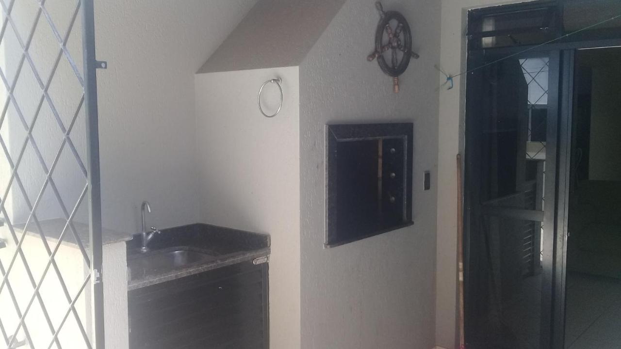 Apartamento De 2 Domitorios E 1 Garagem No Centro De Bombinhas 50 Metros Da Praia Na Avenida Principal Proximo Ao Shopping Punta Blu Buitenkant foto