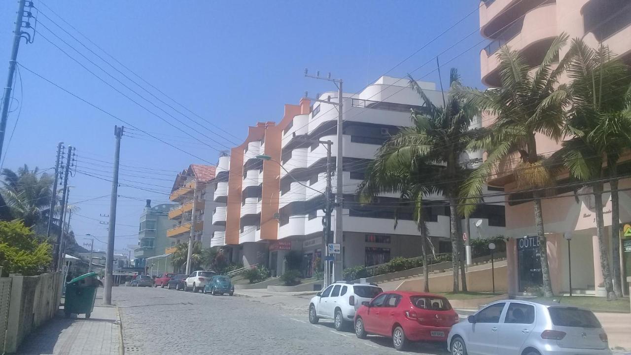 Apartamento De 2 Domitorios E 1 Garagem No Centro De Bombinhas 50 Metros Da Praia Na Avenida Principal Proximo Ao Shopping Punta Blu Buitenkant foto